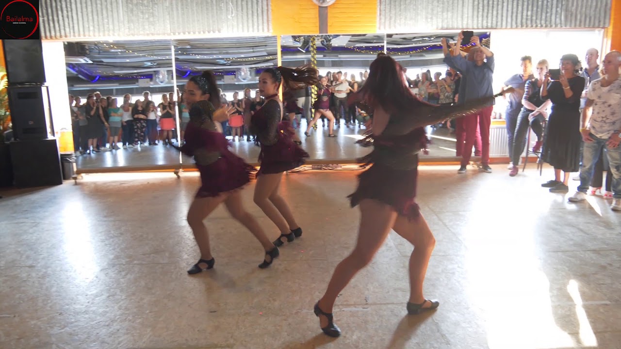 First Bailalma Ladie's show!!!! Aguaaaaa :)