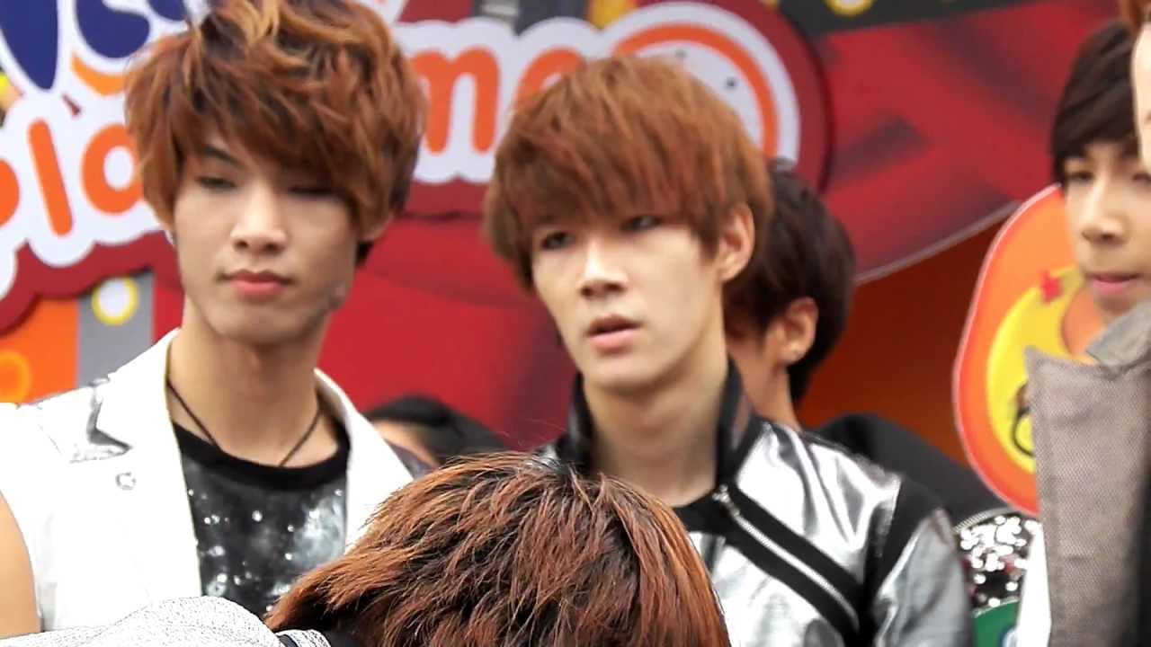 [FANCAM] [HD] 121125 Em Millenium Boy cover EXO @ SM Town World Tour In BANGKOK III