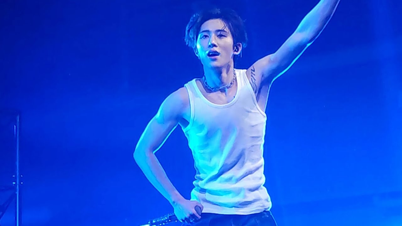 B.I - Wave [Loveordie in Stockholm 231007] (4K)