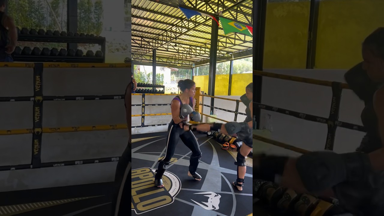Reaction and fast kicks practice #sportmartialarts #martialarts #ufc #combatsport