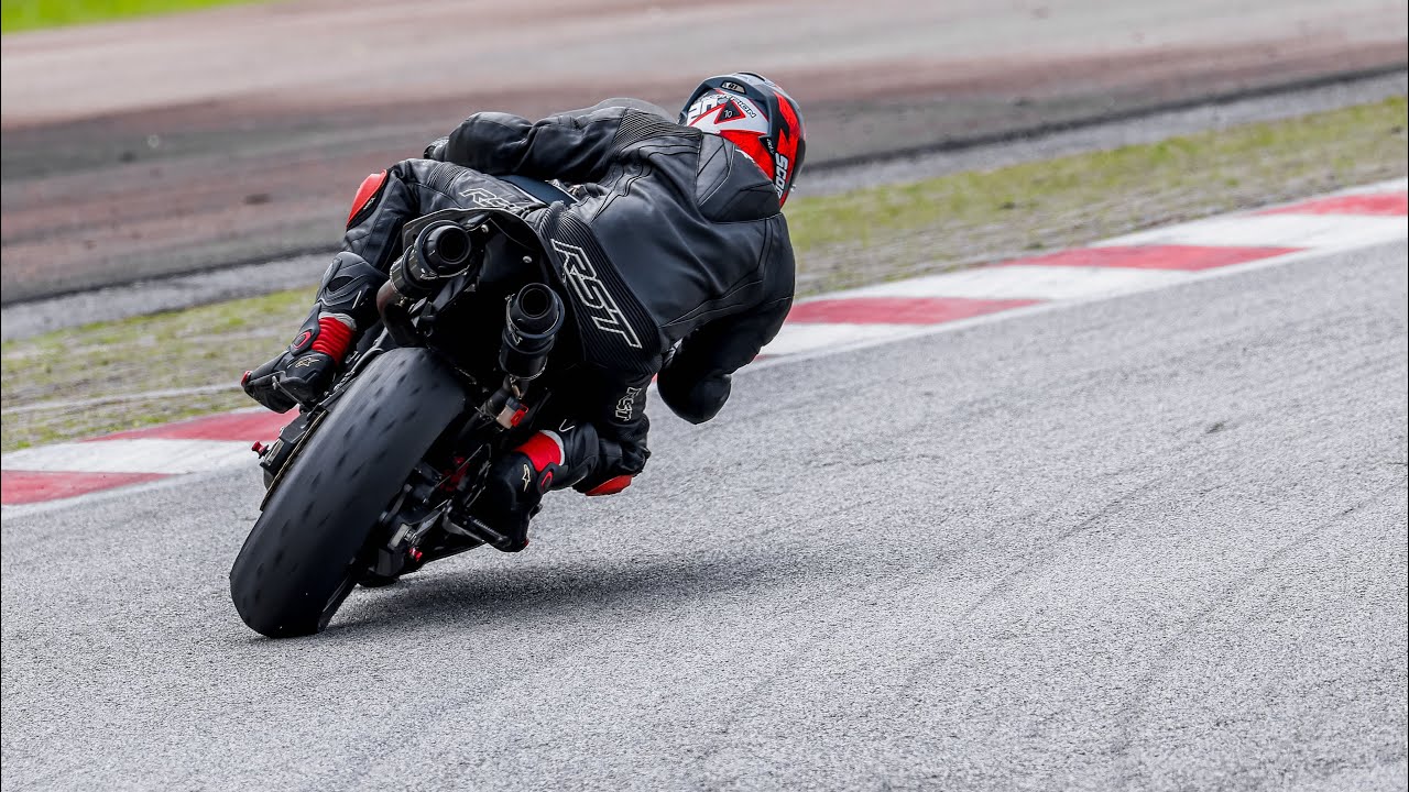 MSF TIME ATTACK! Yamaha R1 Crossplane! Sepang Track Day!
