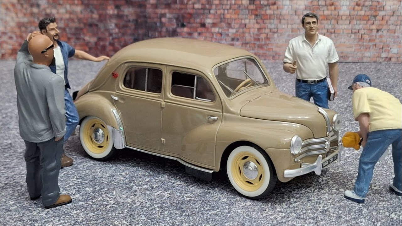 Renault 4 cv a escala 1:18, año 1954 de Solido 