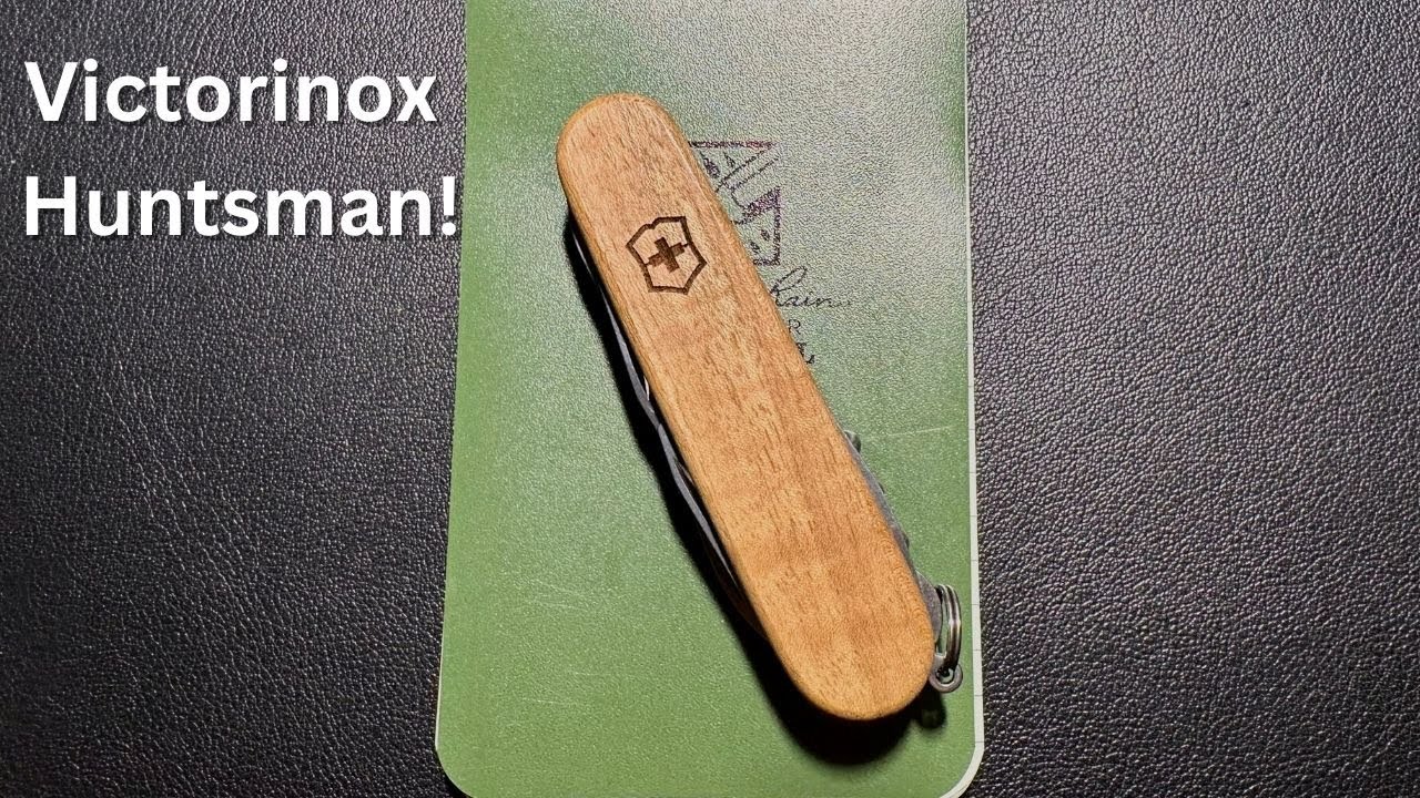 Обзор Victorinox Huntsman с ореховыми весами