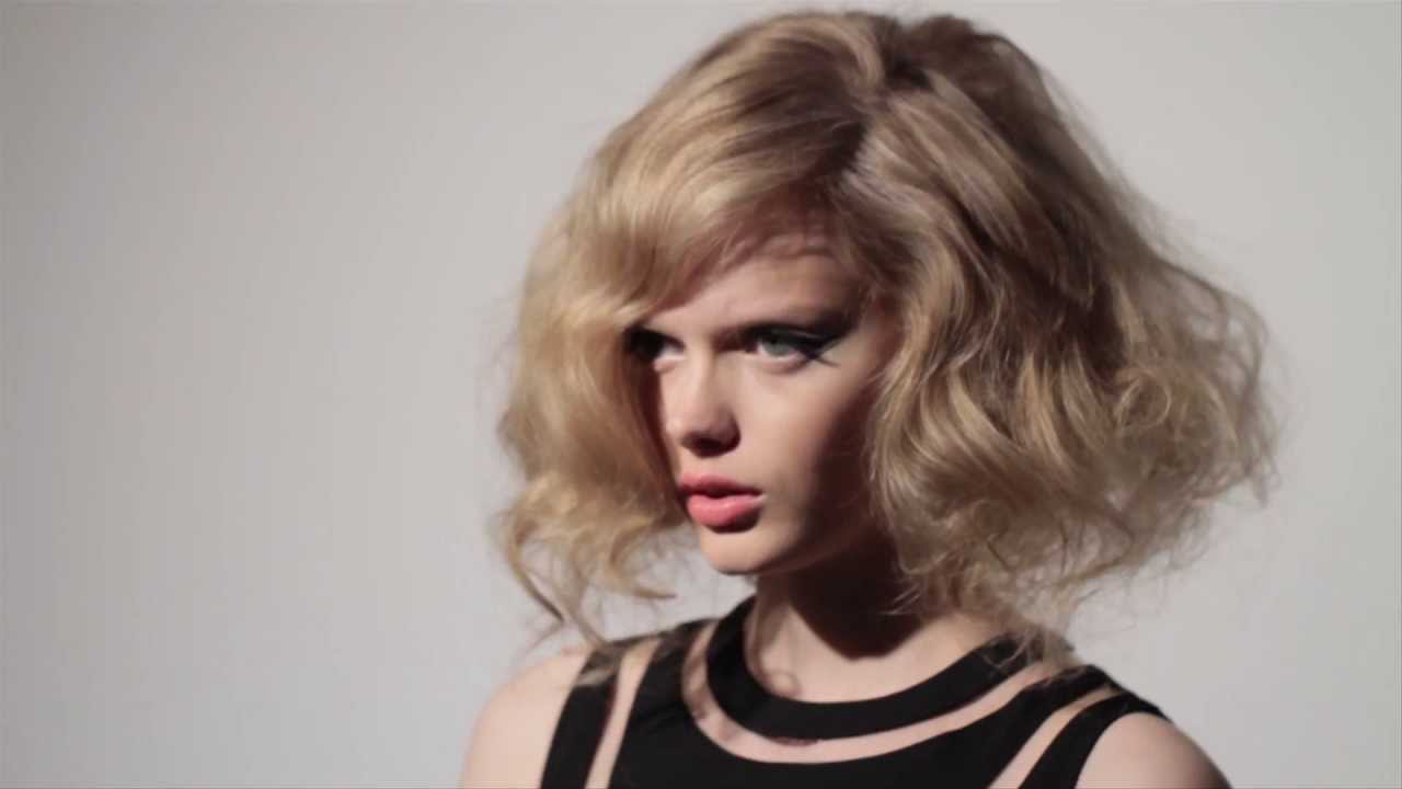 label.m Get the Look - Curl Up & Smooth Wave