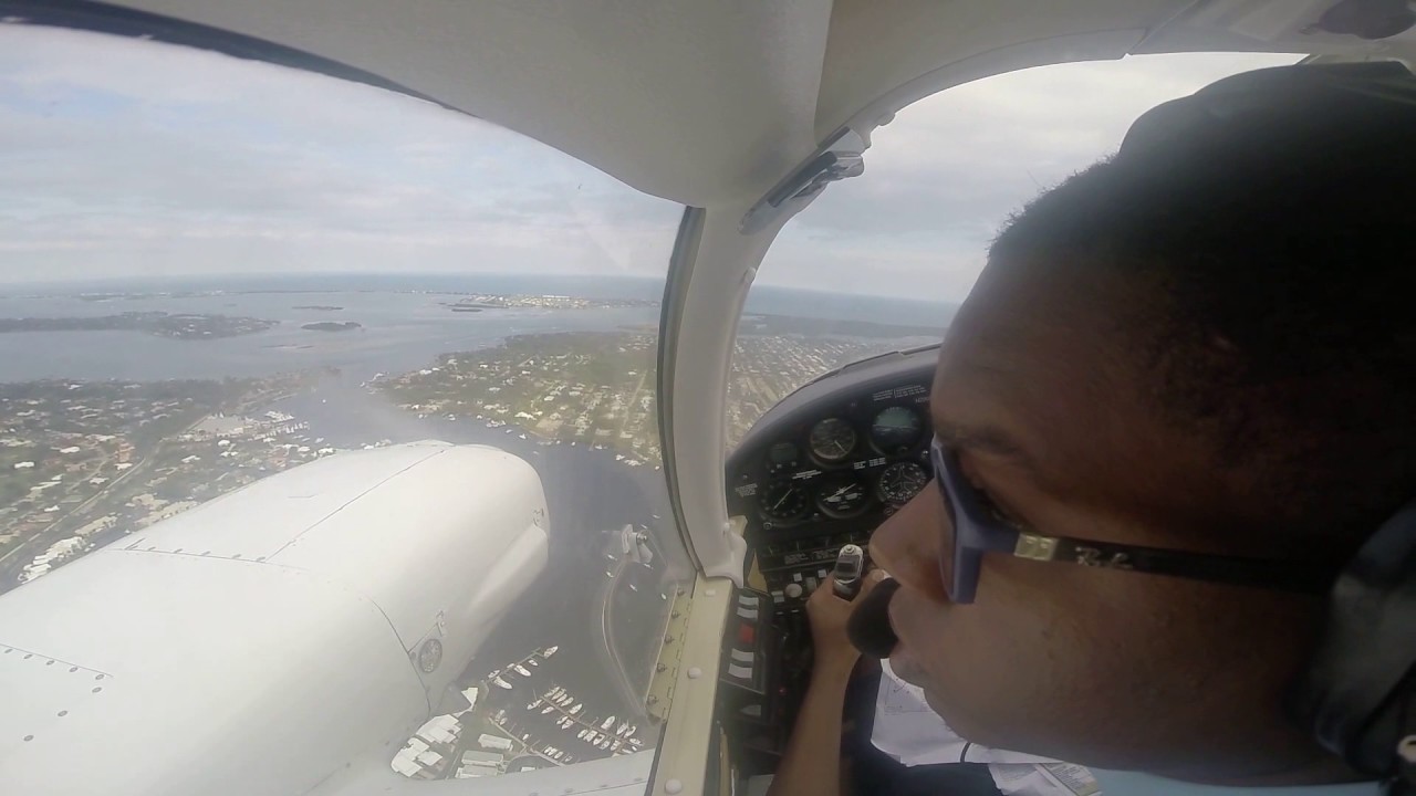 PA34-200 Piper Seneca approach and landing | GoPro HD