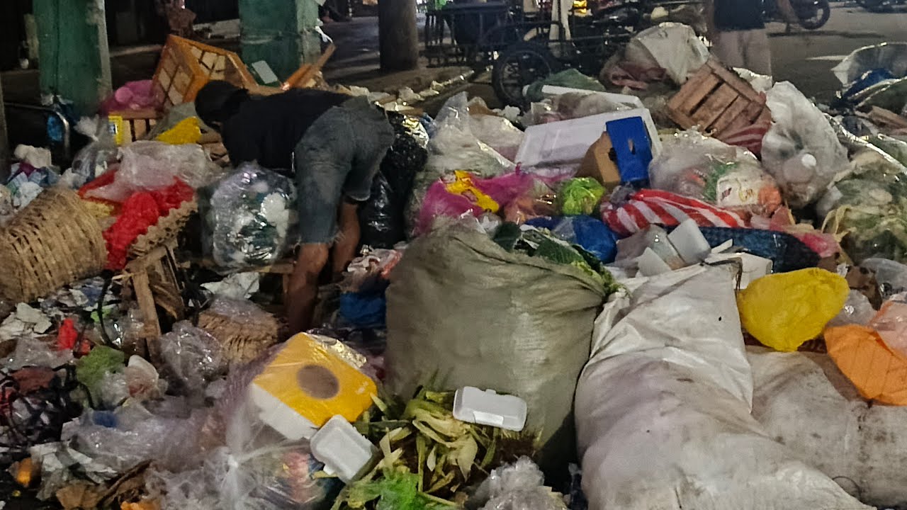 LIVE! DIVISORIA PUBLIC NIGHT MARKET TAMBAK BASURA YORMES TEAM TULOY LINIS AFTER WATER FLUSHING.