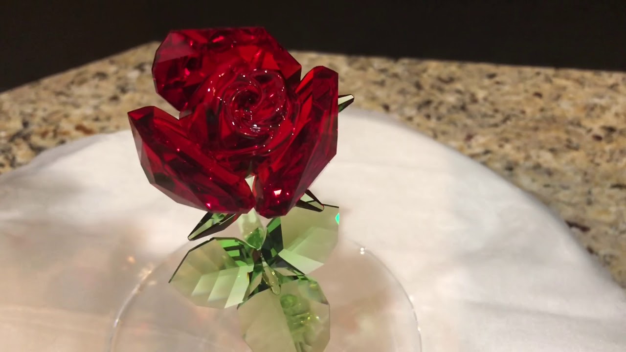 Breathtaking Limited Edition Enchanted Rose from live action Beauty and the Beast Swarovski Crystal!