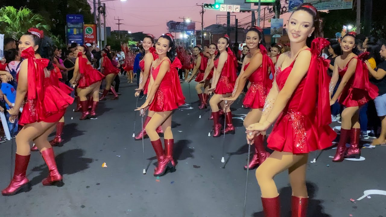 Instituto Nacional Joaquín Ernesto Cardenas (INJECAR) en el Desfile del Correo San Miguel.