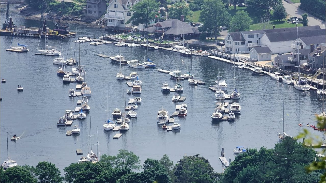 A walk around scenic Camden Maine
