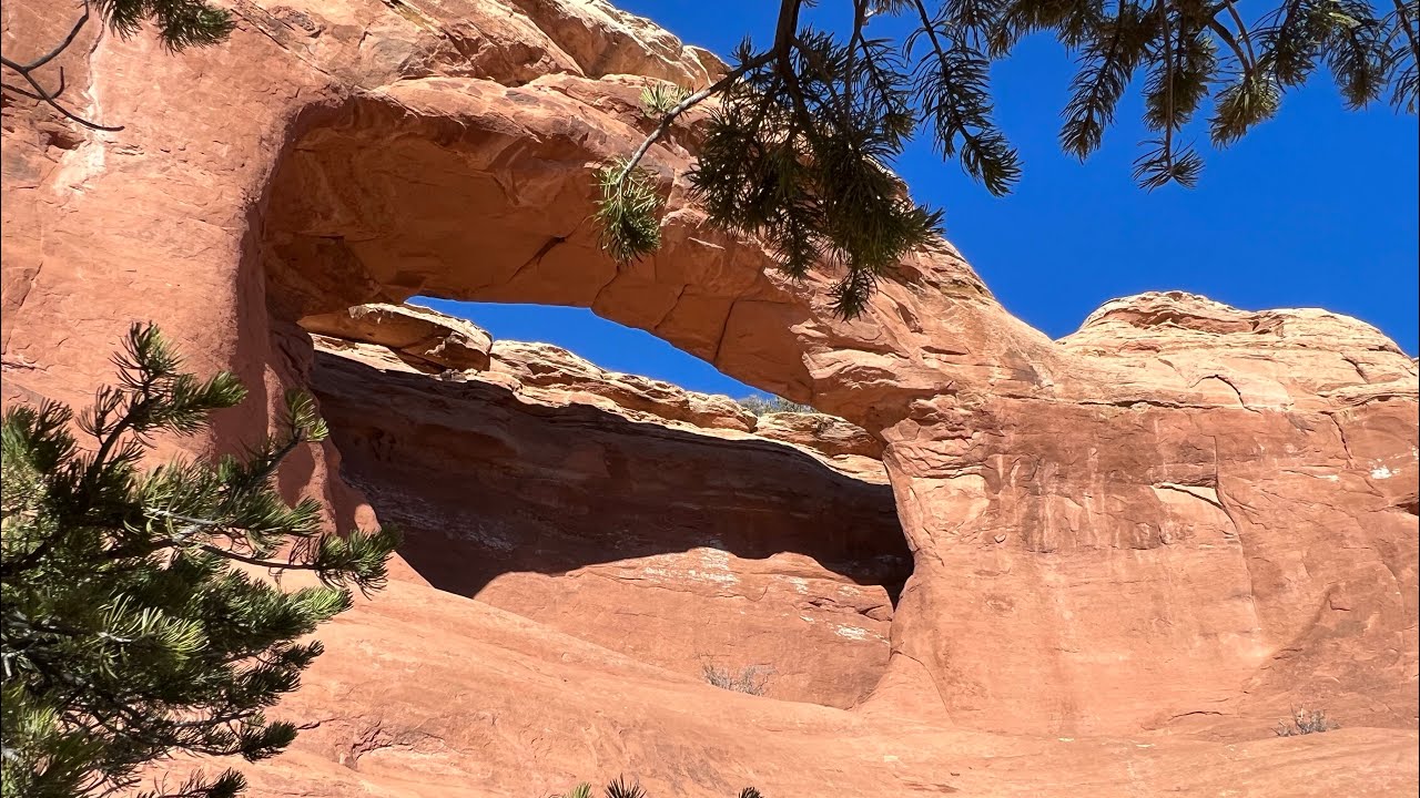 Sand Dune Arch and Broken Arch Trail
