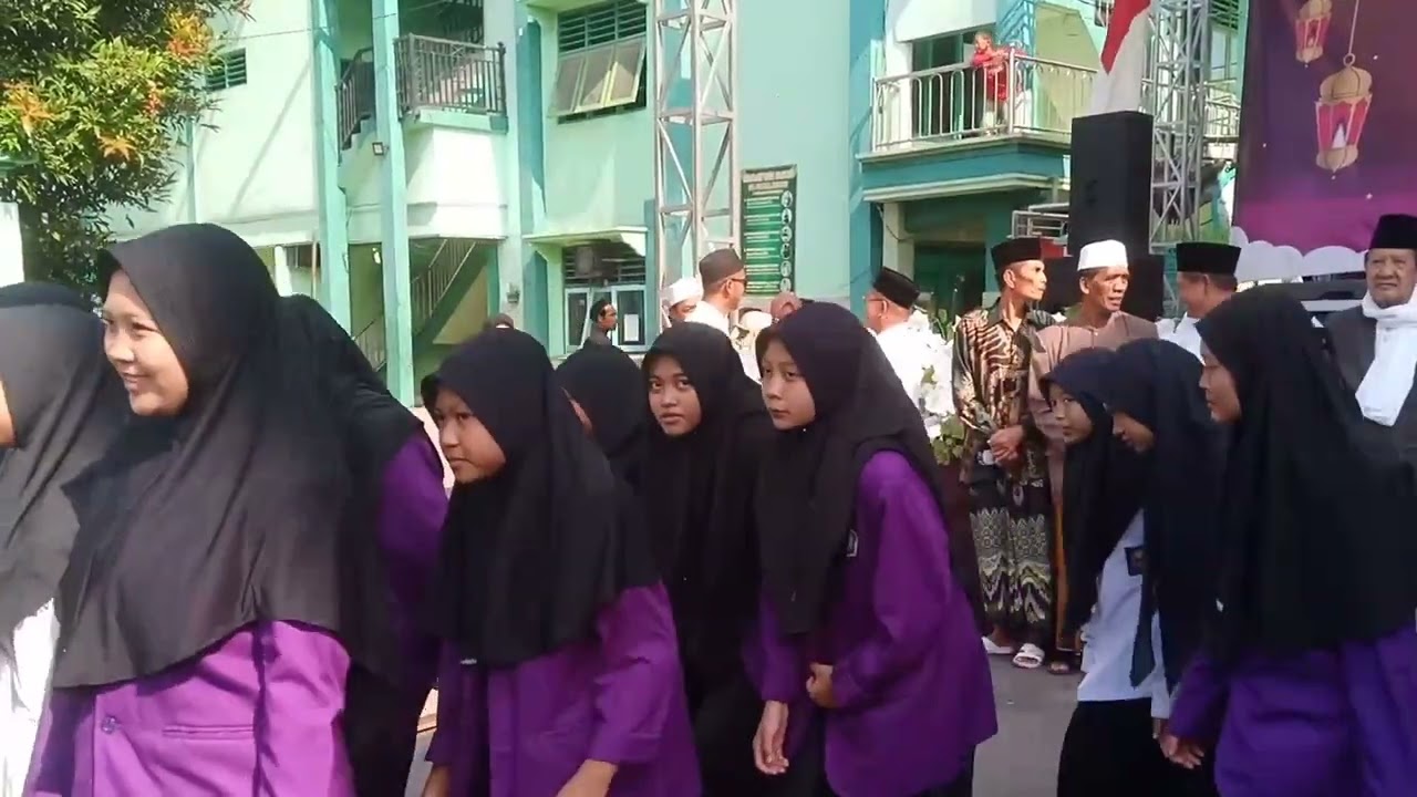 Kirab Santri Ihyaul Ulum - di Desa Gedangan Sidayu 2023