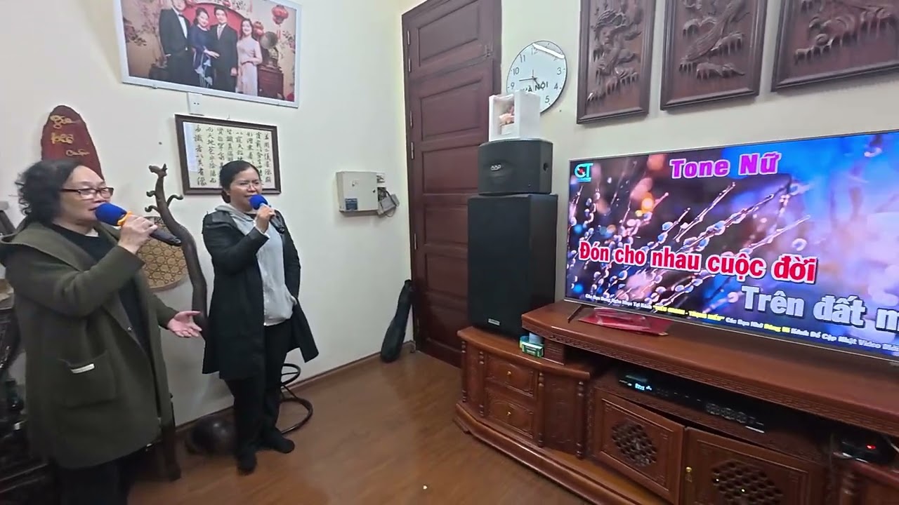 Bài hát: Câu Chuyện Đầu Năm