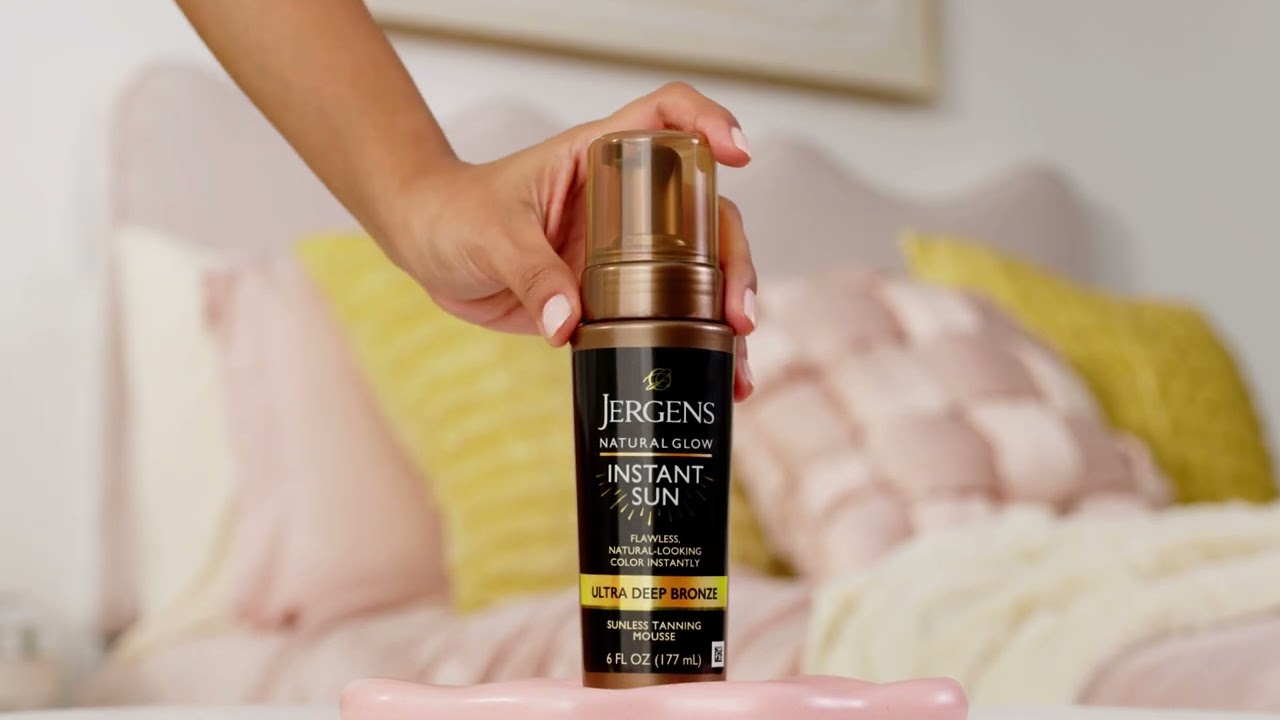 Natural-Looking All Over Color | Jergens Natural Glow Instant Sun Body Mousse