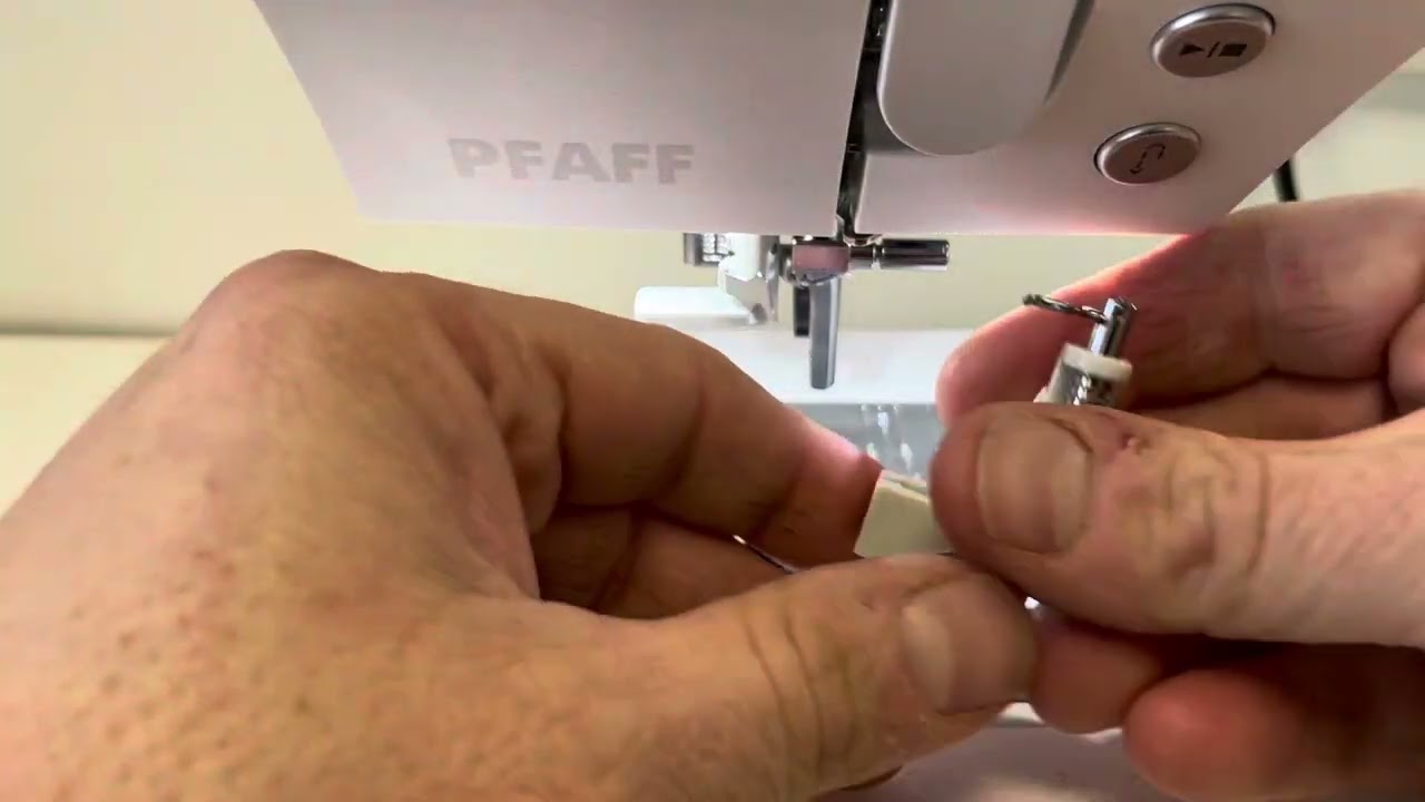 How to fit the Pfaff open toe free motion foot 820988096 with sound.