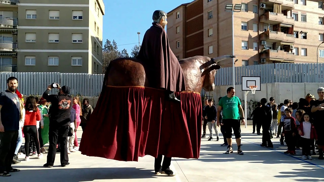 BALL DE L'EMISSARI AMB EL BOU DE MONTORNÈS - ESCOLA PALAU D'AMETLLA