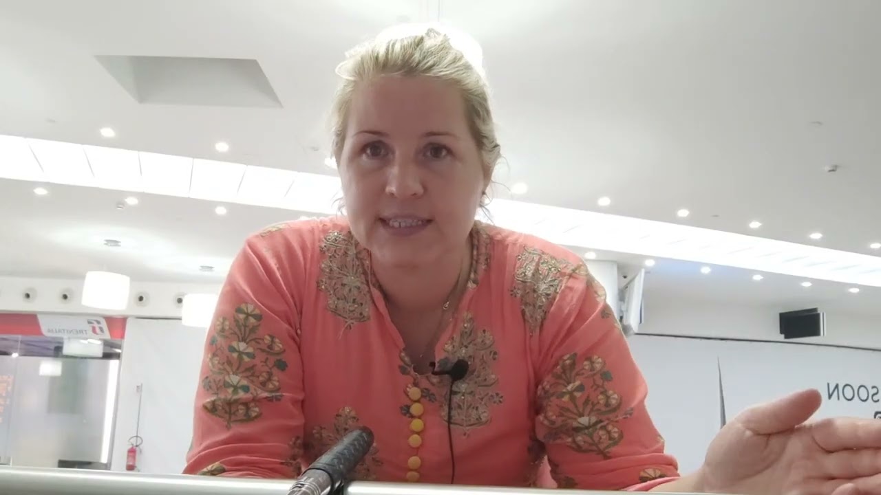 трансфер Украина-Канада ч1. Бесплатные няшки по дорогу в Польшу, мои ошибки.