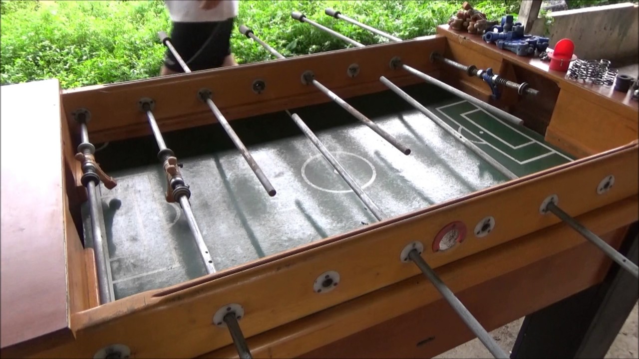 Montando uma mesa de pebolim