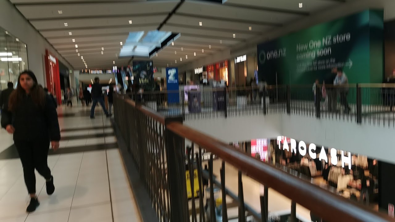 SHOPPING @ QUEENSGATE Wellington new Zealand.