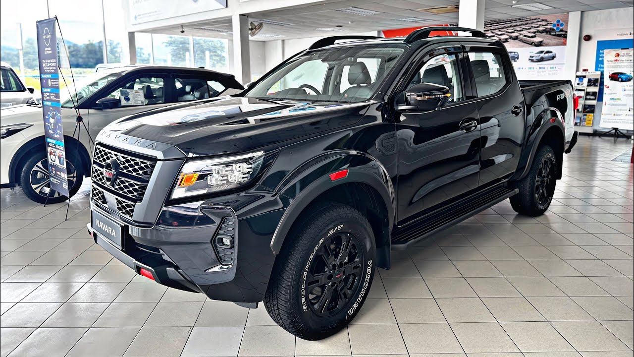 New Nissan Navara Pro-4X (2025) | The Best Truck Pickup 4x4 walkaround!