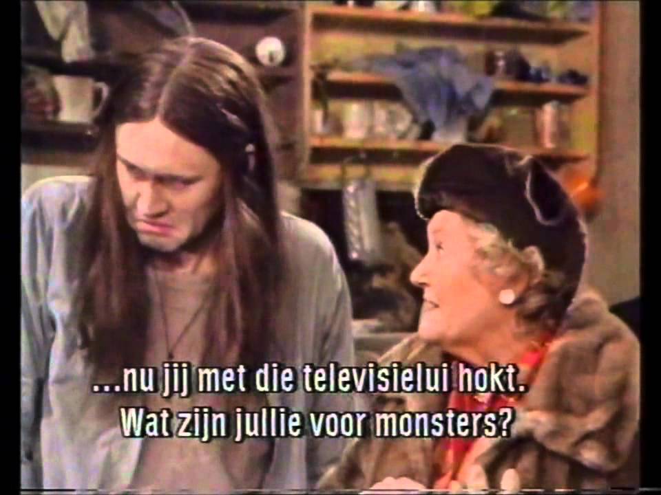 The Young Ones - Sick S02E05 (Dutch Subs nl) part 2/3