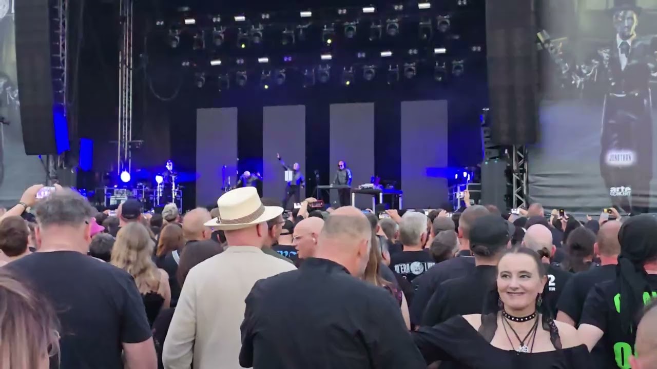 Front 242 - W.Y.H.I.W.Y.G - M'era Luna 2024