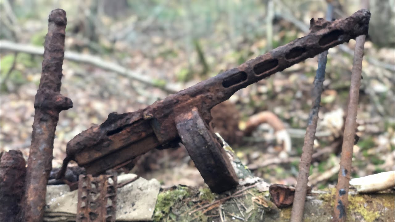 Много убитых бойцов и оружия . Найден медальон и знак гвардия. 3 серия