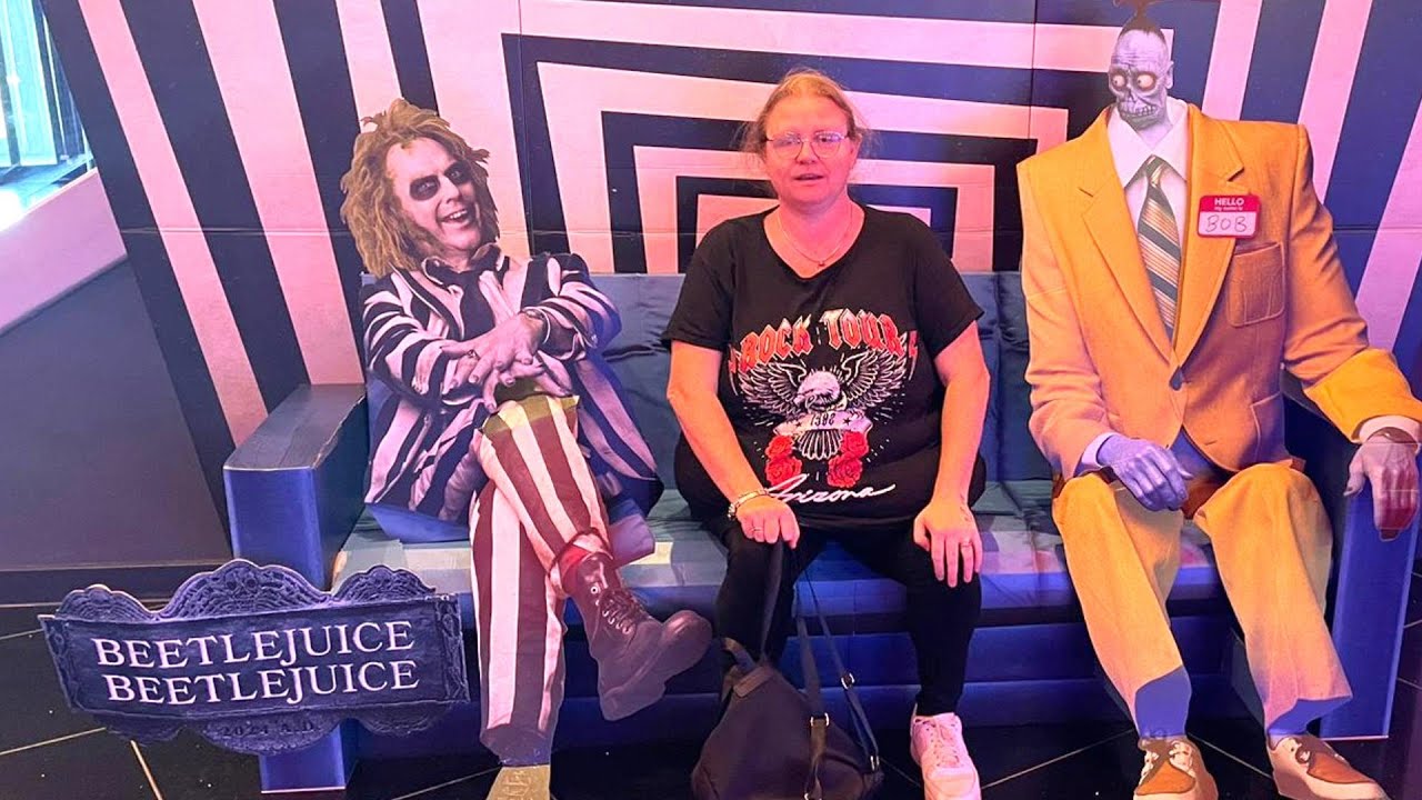 Meeting Beetlejuice Michael Keaton  - Daughter Date & Meeting A New YouTuber!