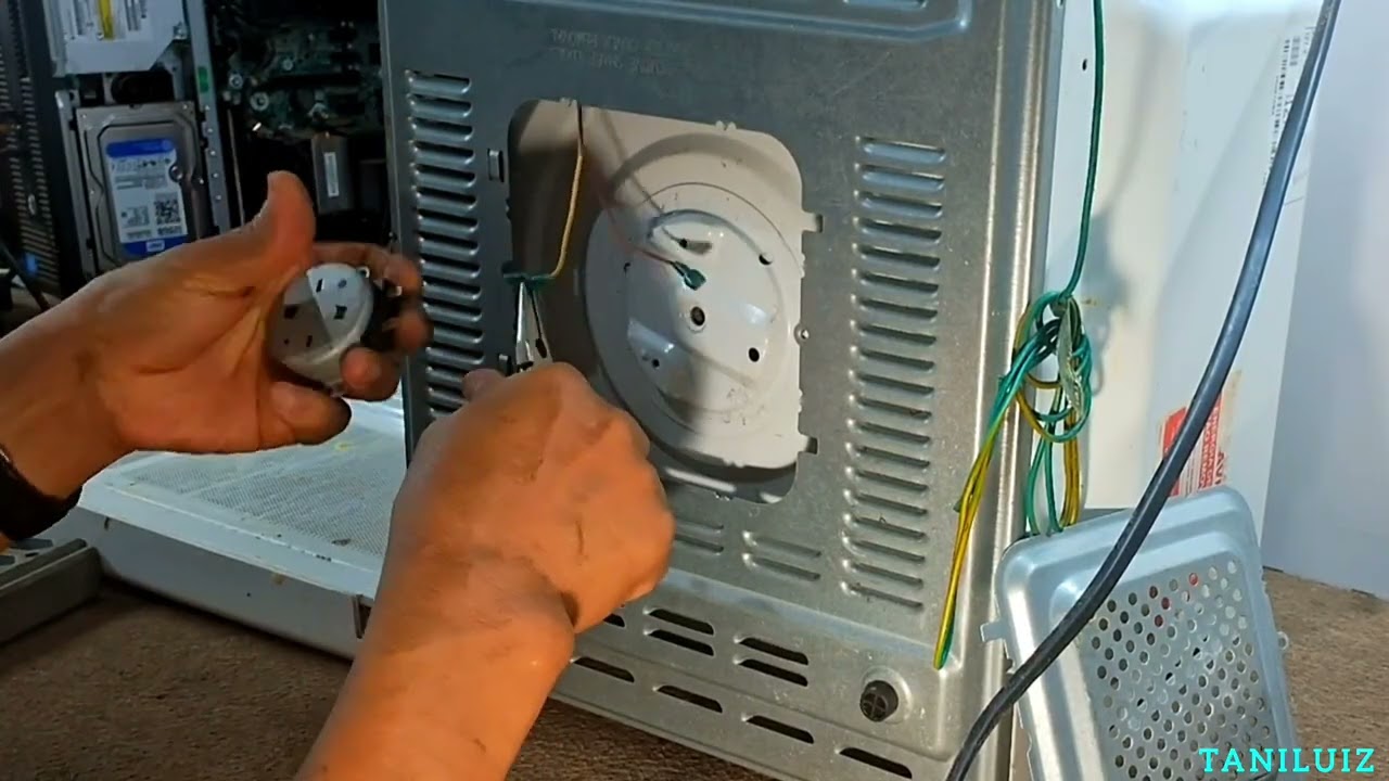 MICROONDA COM MUITA SUJEIRA 