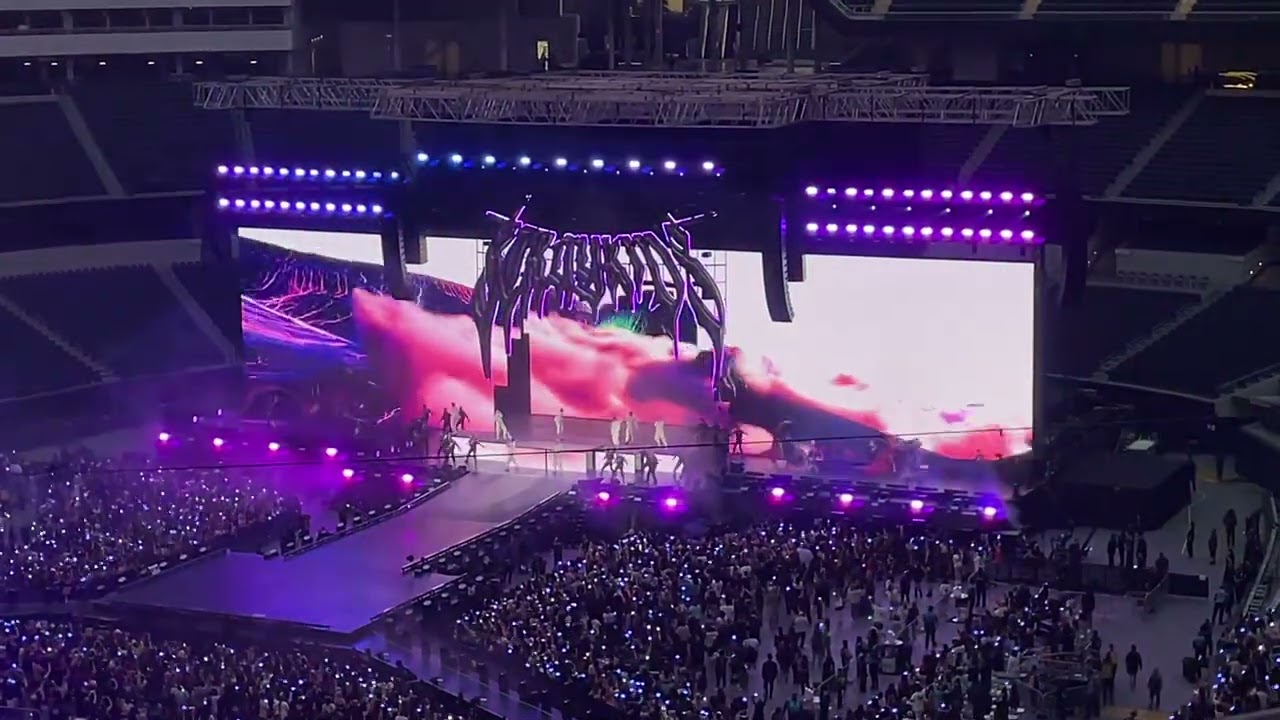 STRAY KIDS ‘Intro + MOUNTAINS / THUNDEROUS’ DominATE World Tour 5.31.25 SOFI STADIUM LA DAY 1