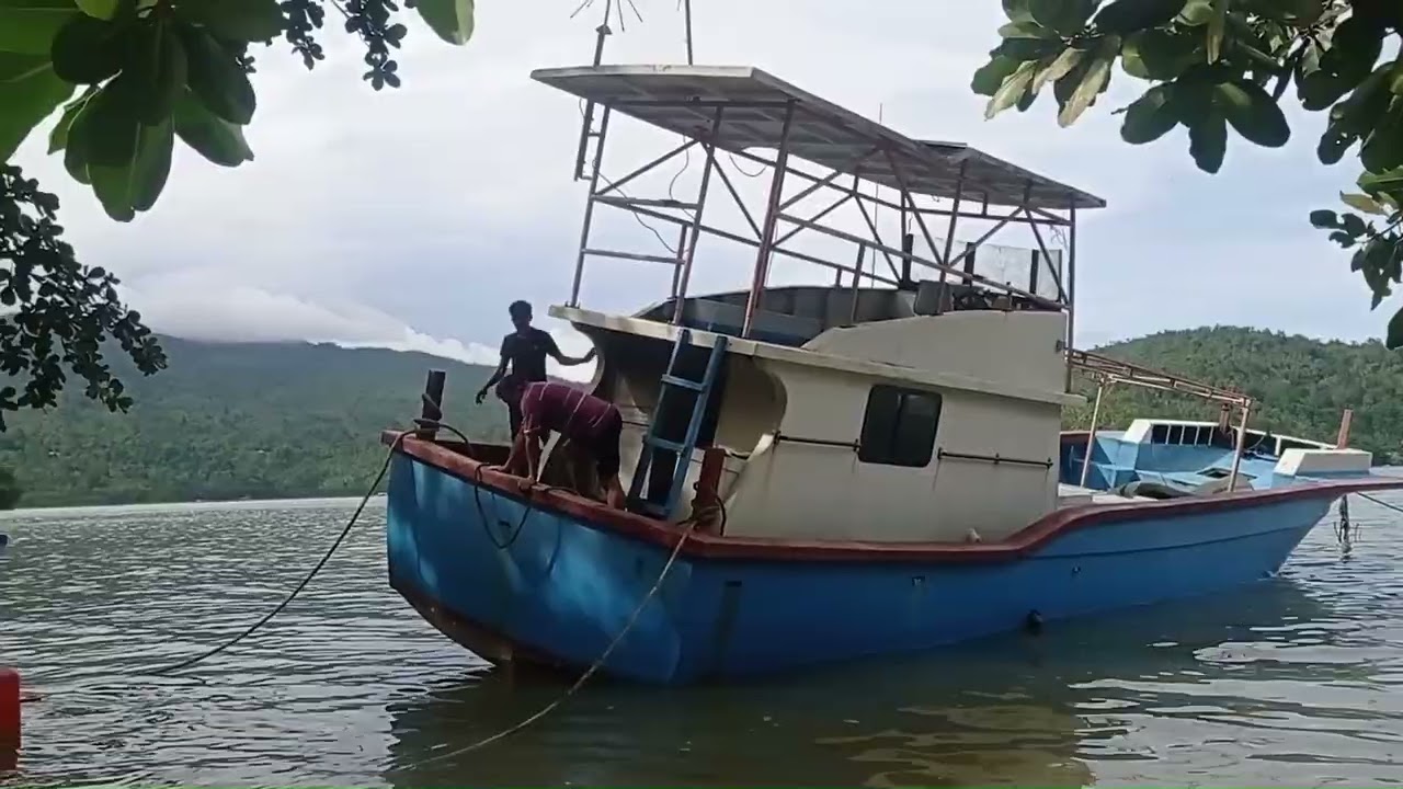 Perbaikan Daun Kemudi dan Baling baling KM Polnustar 02