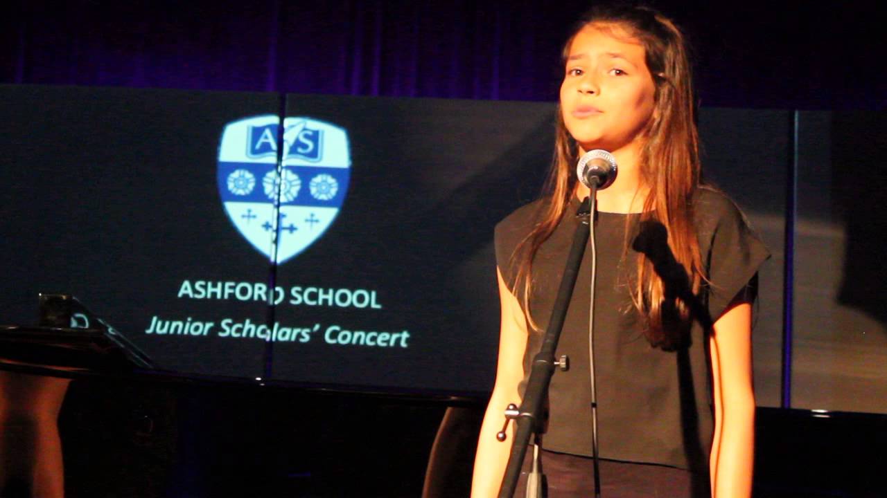 Olivia sings 'My name is Tallulah'