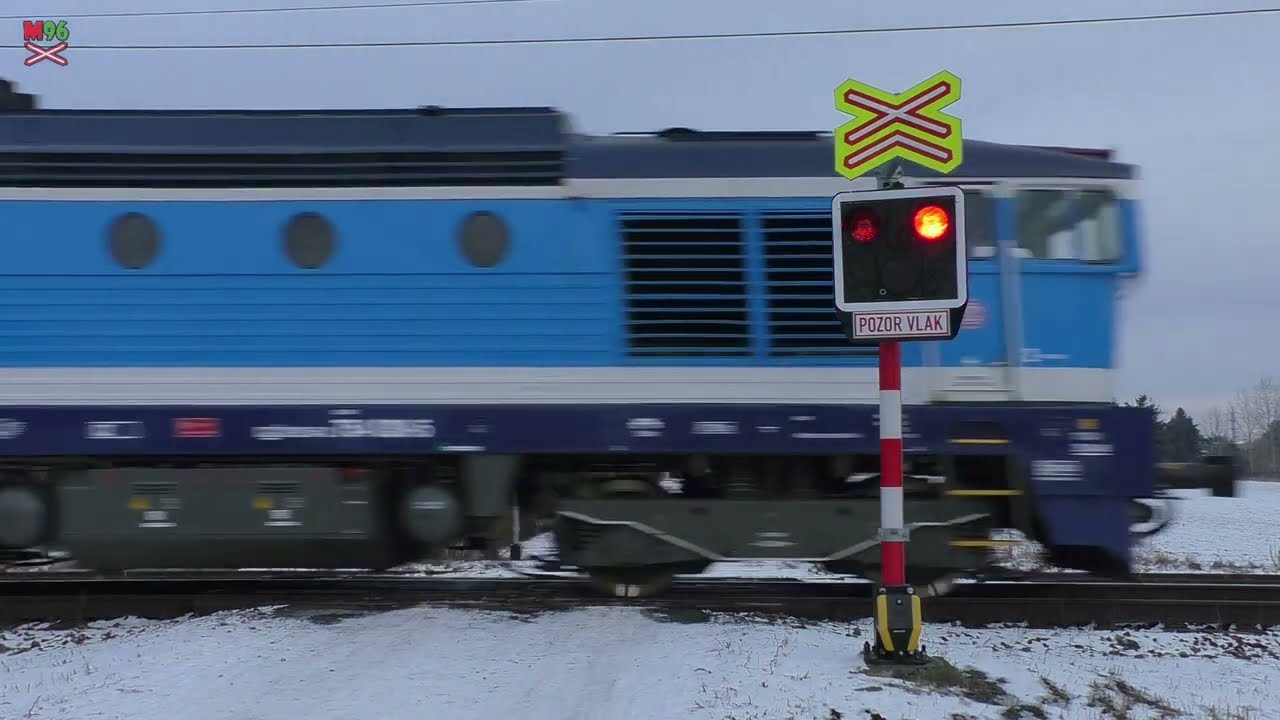 Železniční přejezd Hradec Králové-Maxe Malého [P5212] - 21.1.2024 / Czech railroad crossing