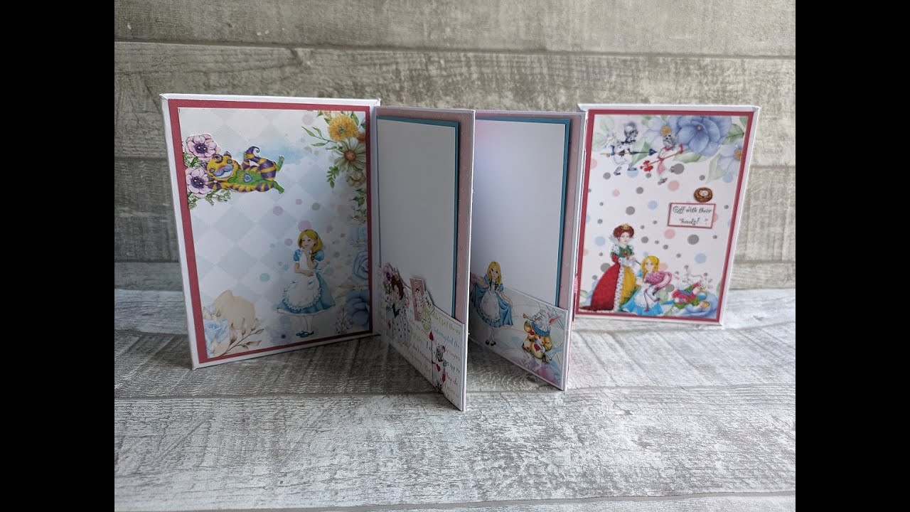 TUTO :  Mini album accordéon Alice aux pays des merveilles