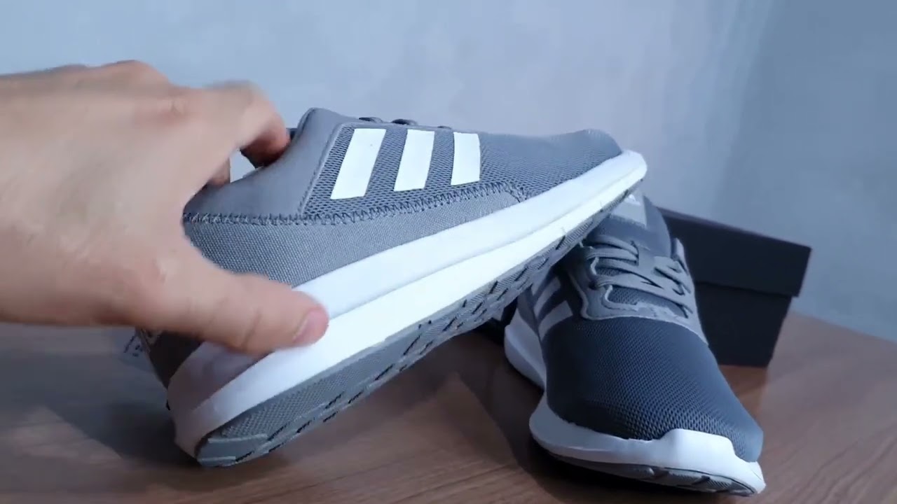 T&ecirc;nis Adidas Coreracer Cinza Chumbo Sneaker Adidas Coreracer Gray