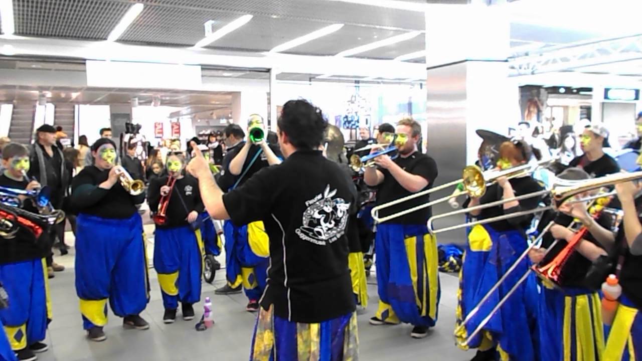 Carnaval de Lausanne 2016 les Britchounets de Fleurier