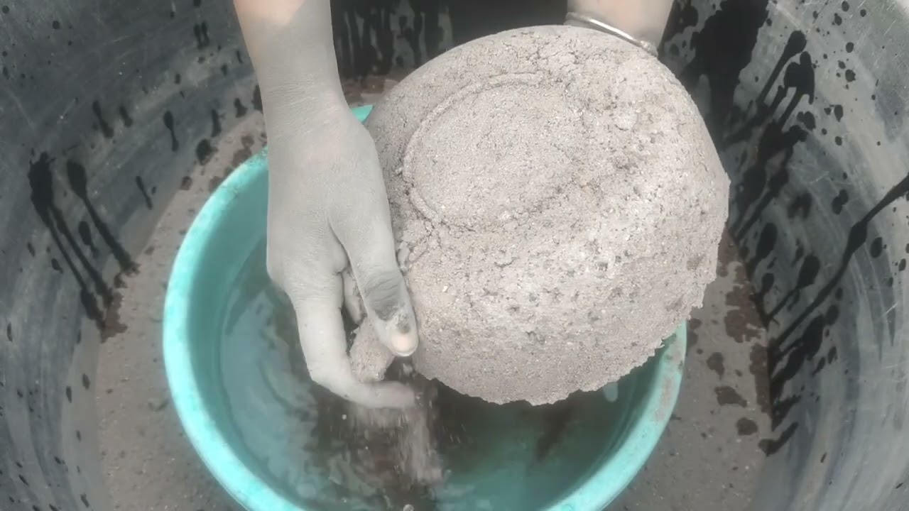 Asmr - gritty dusty 🌪️ huge shape and chunks Crumbling dry and water 💦