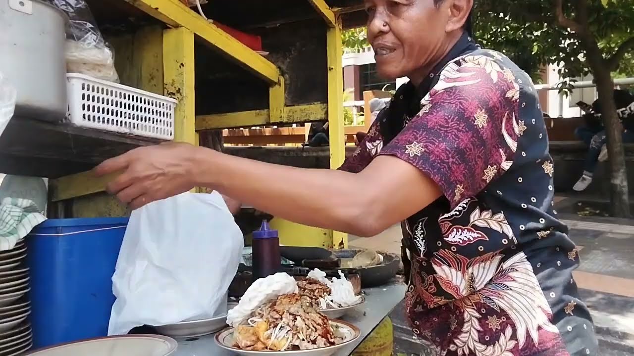 KULINER TAHU GIMBAL WAJEB PESAN DULU