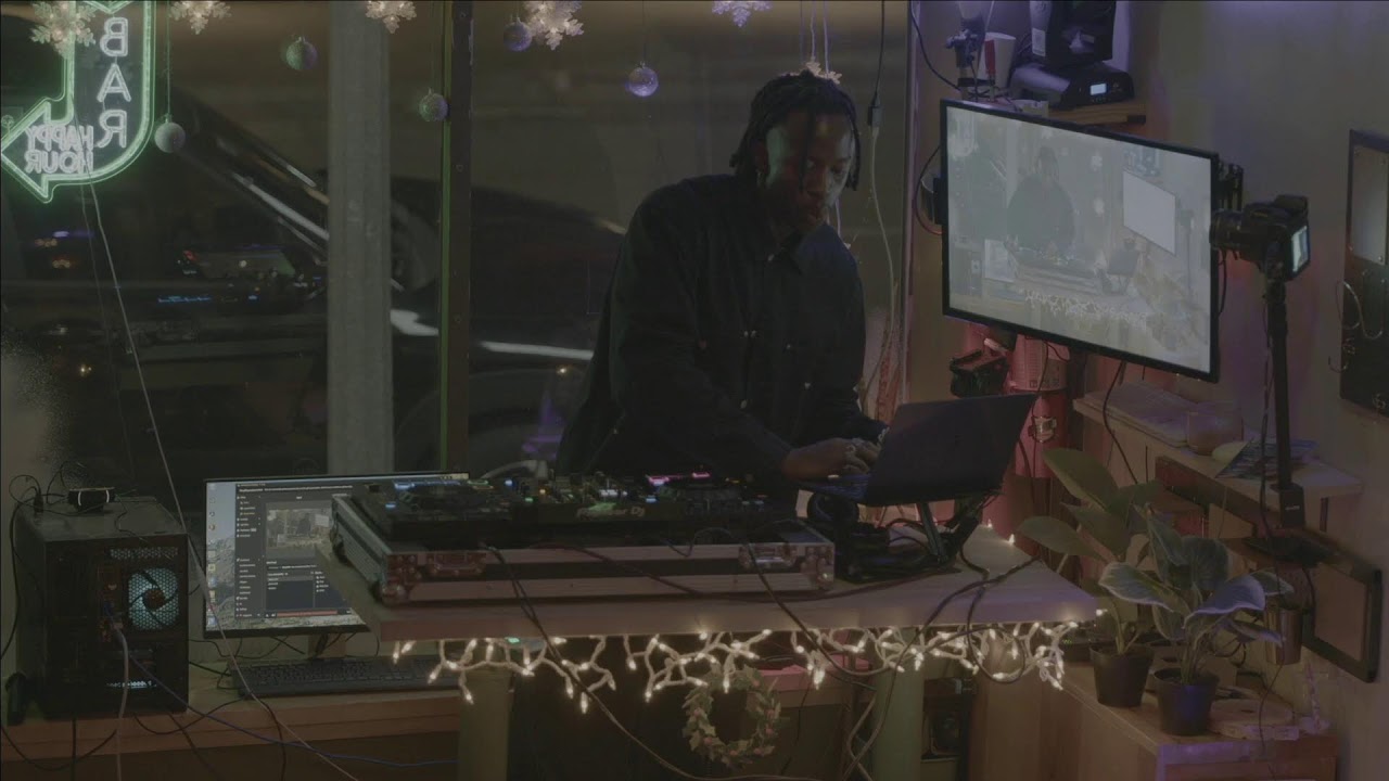PIINK'S TOY BOX CHRISTMAS DANCE PARTY!!!! FT. DJ DENZY