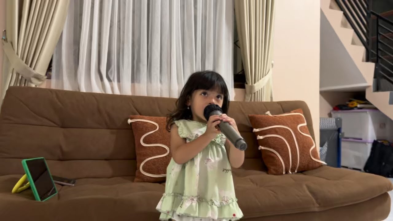 HOBI QAILULA NYANYI DAN MENARI - FANS KIDOSBAND GARIS KERAS NIIIIIIH 