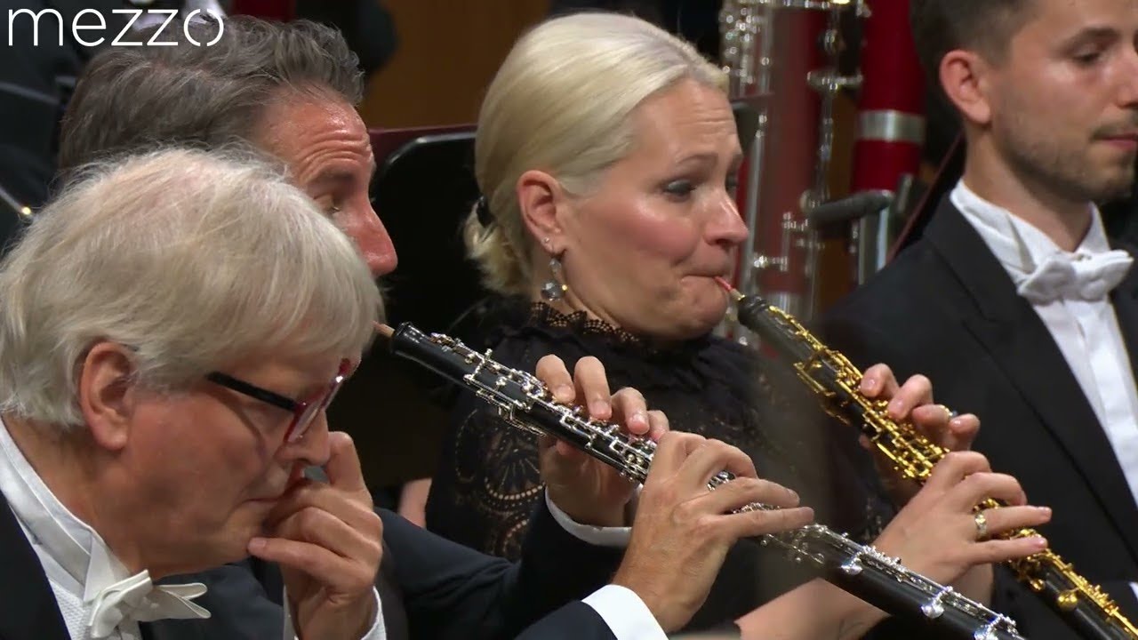 Mahler: Symphony No.10 (Ed. Deryck Cooke) - Riccardo Chailly, Lucerne Festival Orchestra
