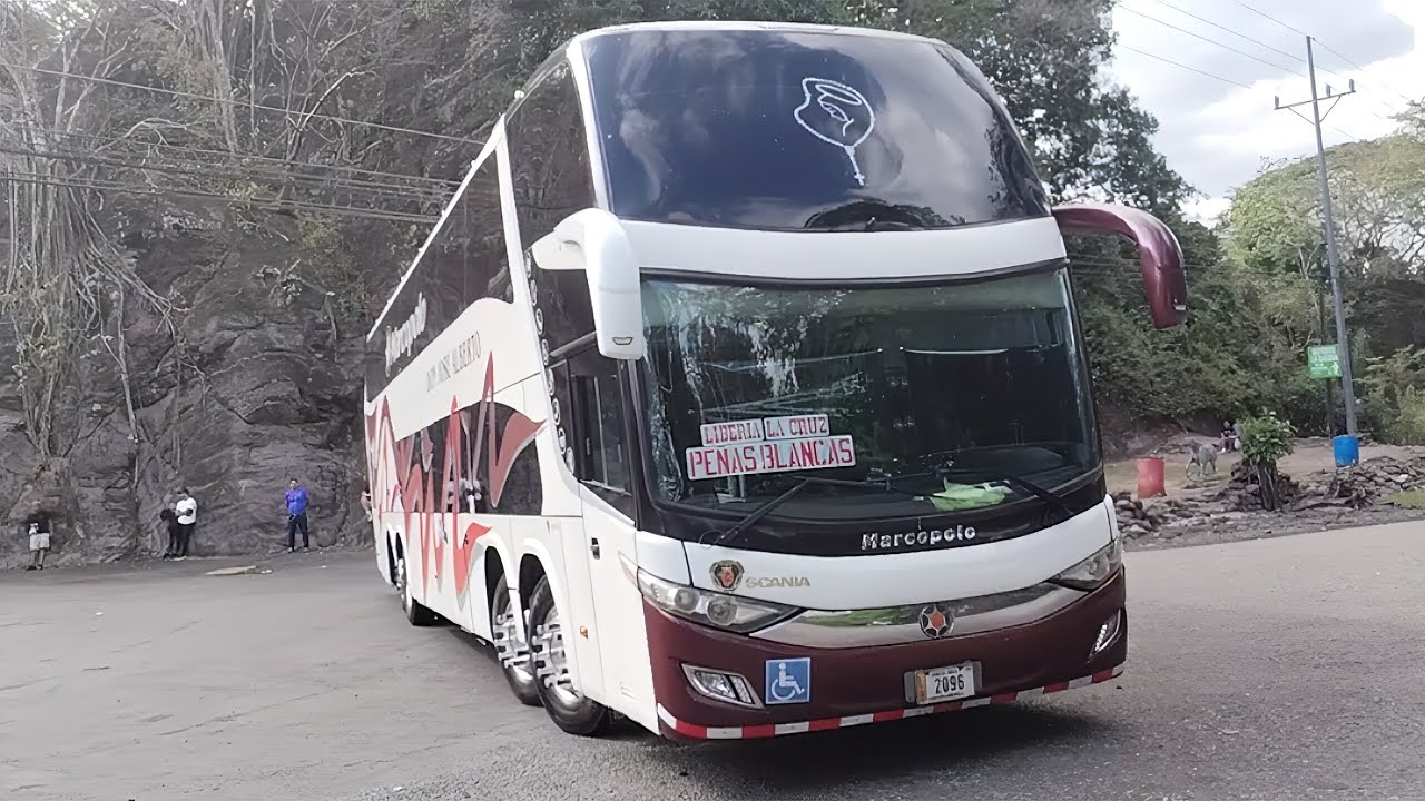ESPECIAL BUSES EN LA FRONTERA Y GRAN PARQUEO 