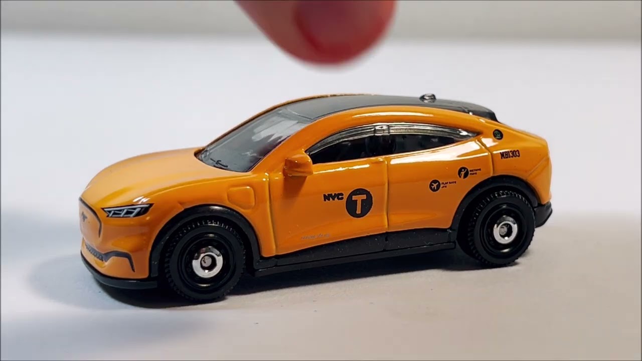Matchbox 2021 Ford Mustang Mach-E NYC Taxi