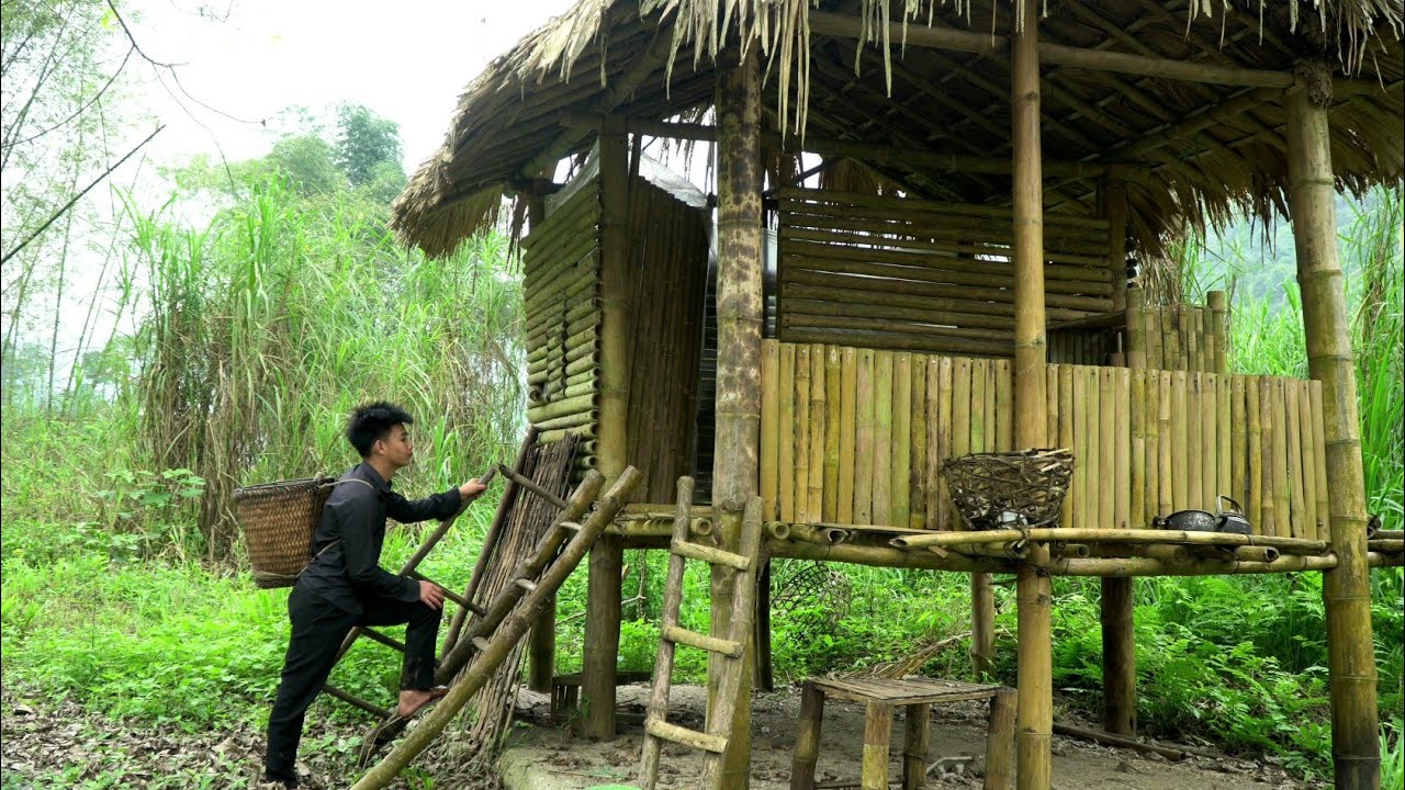 Homeless boy who was picking melons to sell found shelter in an abandoned house.