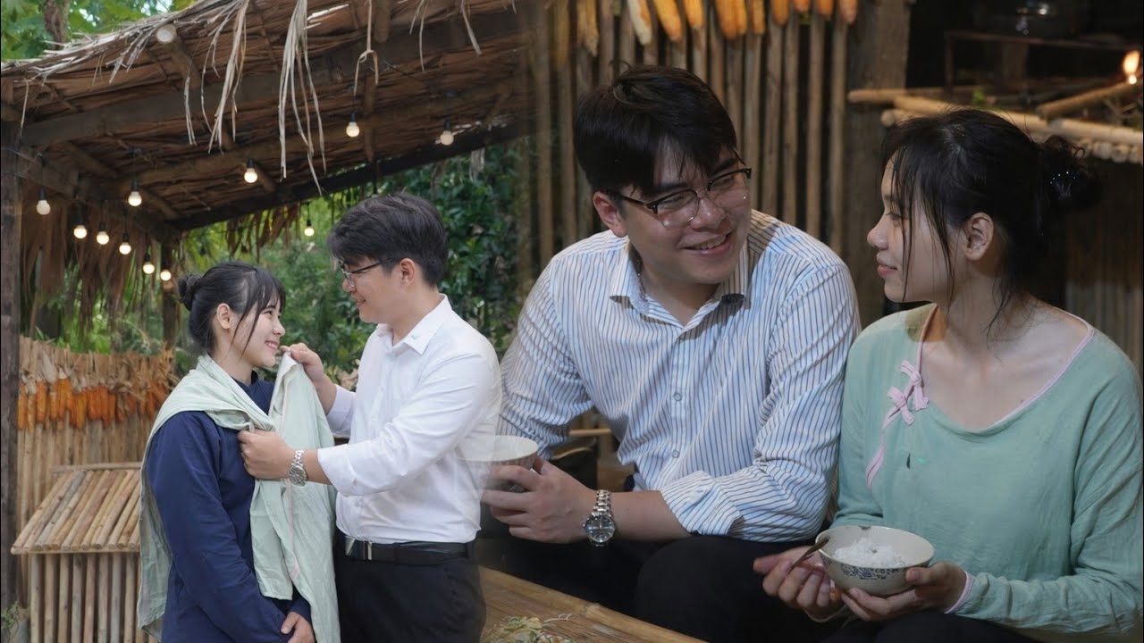 The full video shows Tu Hai being moved by CEO Tuan's constant efforts to help her in her daily life