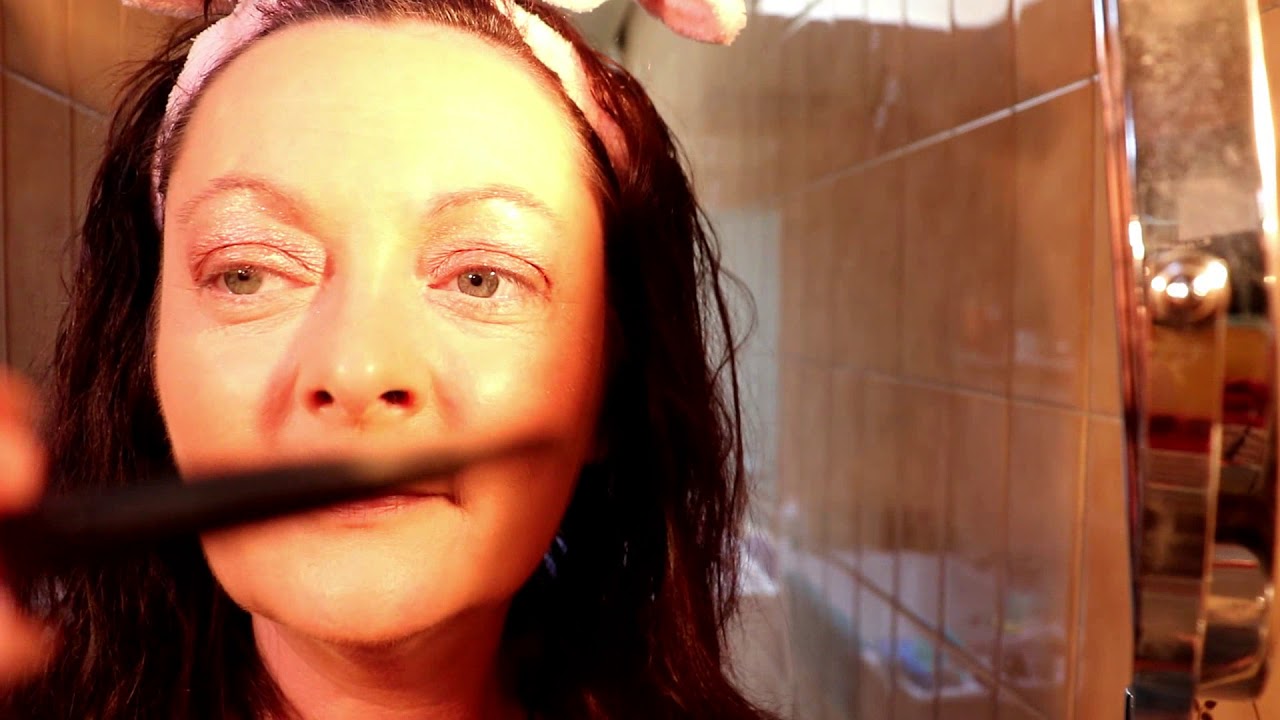 ASMR FR JE ME PREPARE POUR NOEL - BLABLA