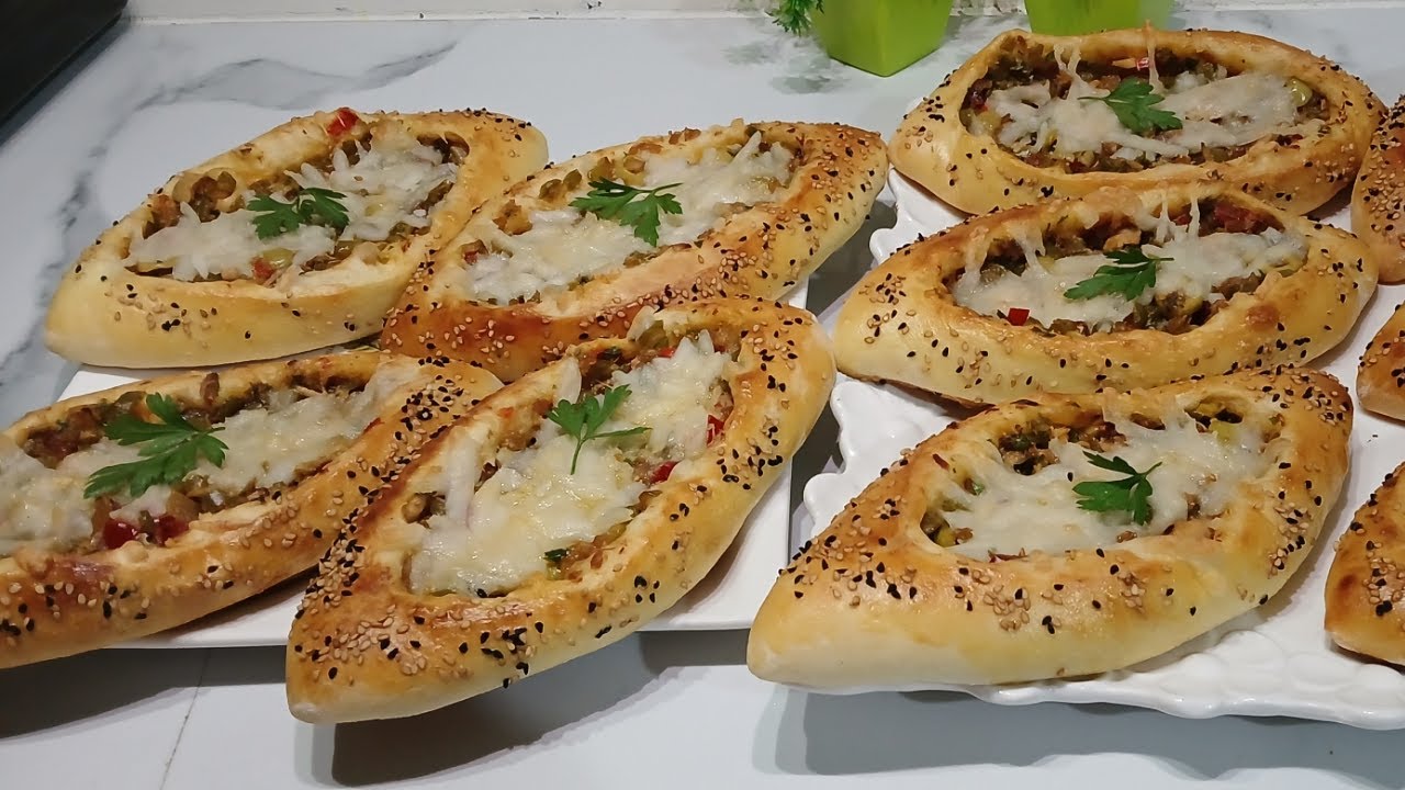 فطائر بعجين رطب بحشوة بسيطة ولذيذة جربوهم ورديا عليا متشبعوش منو