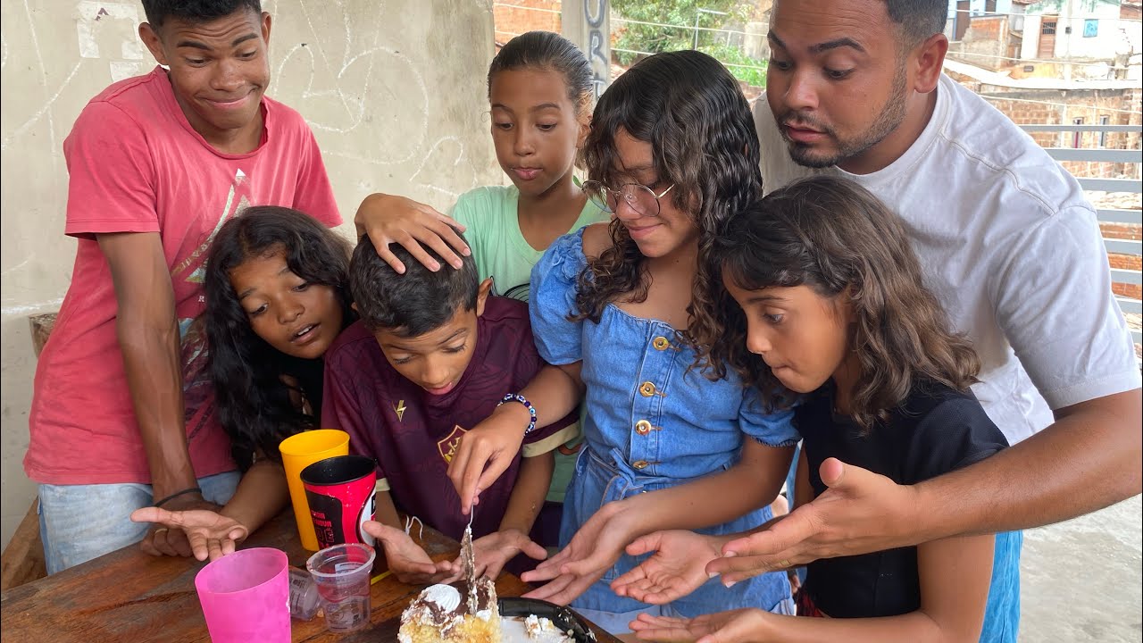 Hoje foi comemorado o aniversário de Nauany parabéns que Deus te abençoe sempre 