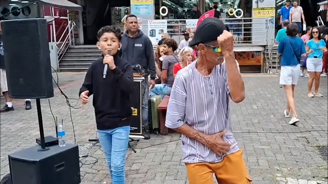 OLHA A HORA QUE O GAROTO COMEÇA CANTAR 🎤 BOATE AZUL O VELHO 👴 MADRUGA DANÇA ATÉ O CHÃO E CHORA KKKK