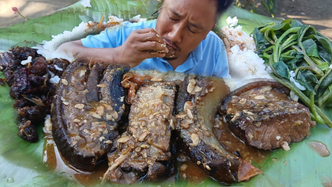 Delicious smoke pork & dry beef curry with 2 king chilli mukbang 