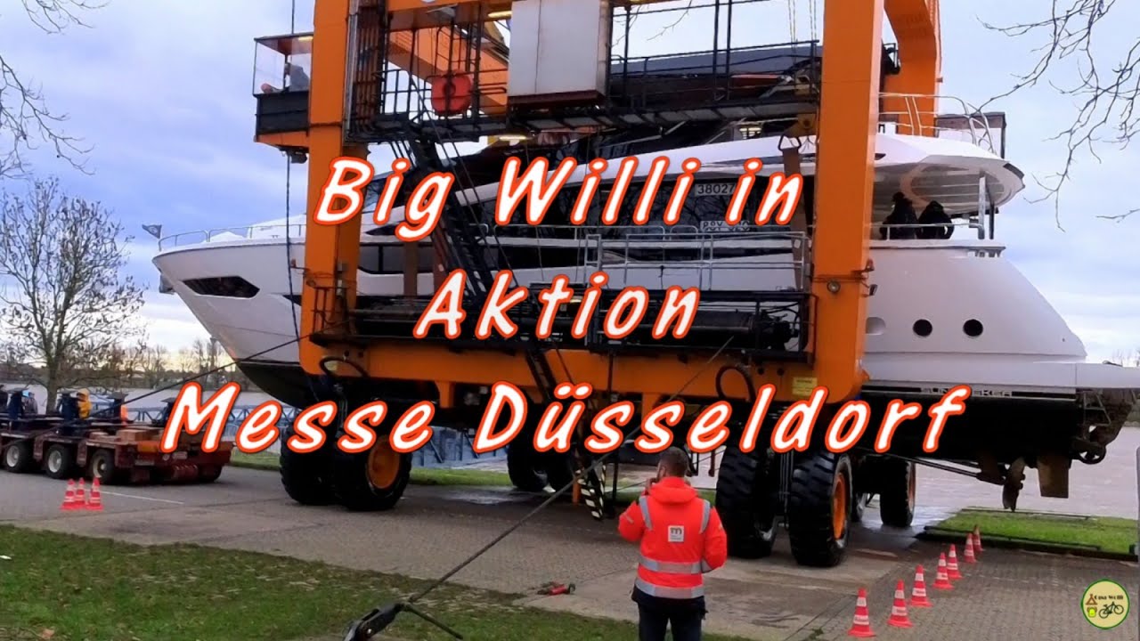 Boot 2024 Big Willi  in Aktion #Messe #Düsseldorf #Boot  #Rhein  #Messe #Hochwasser